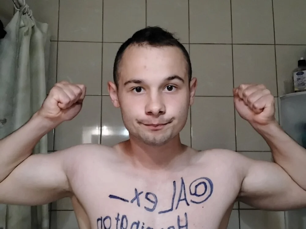 Makson2001 Offline XXX-chat