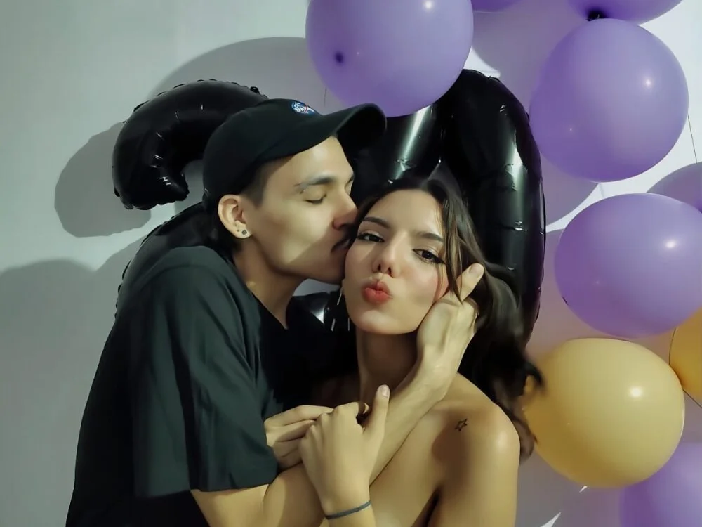 Sun_Moon0 Adlı Modelin Canlı XXX Sohbeti