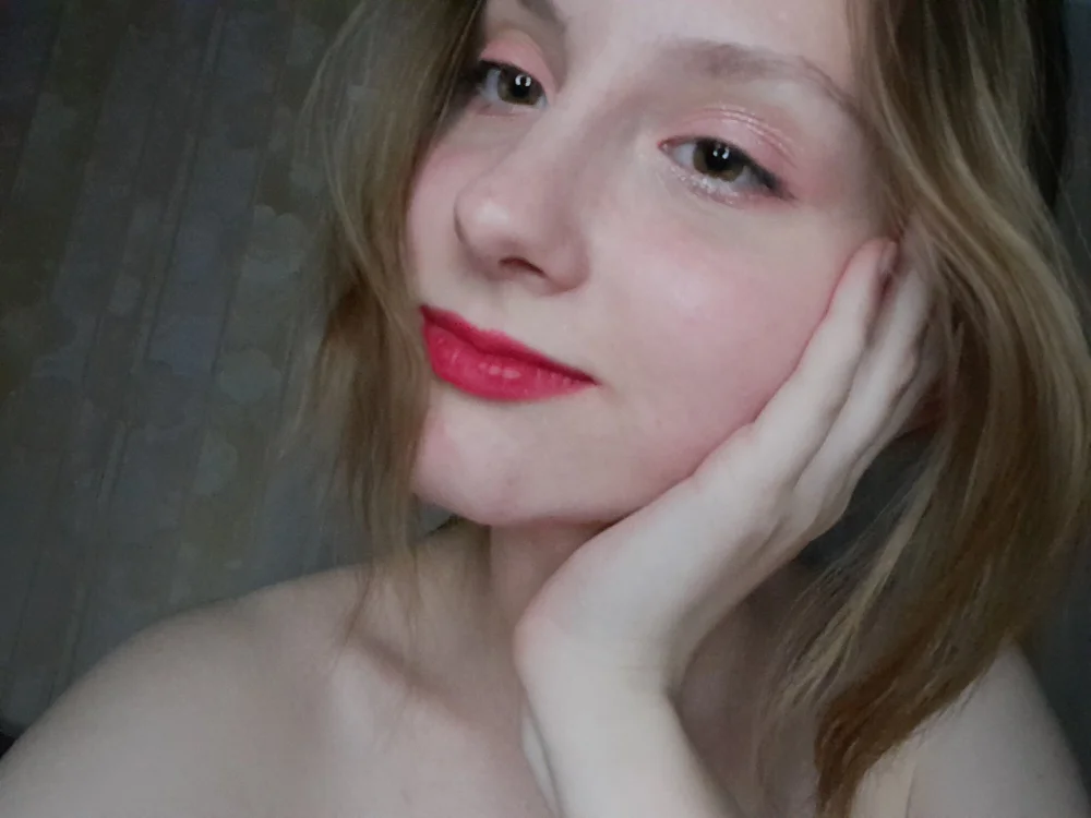AlisaXFlower's Offline Chat Room