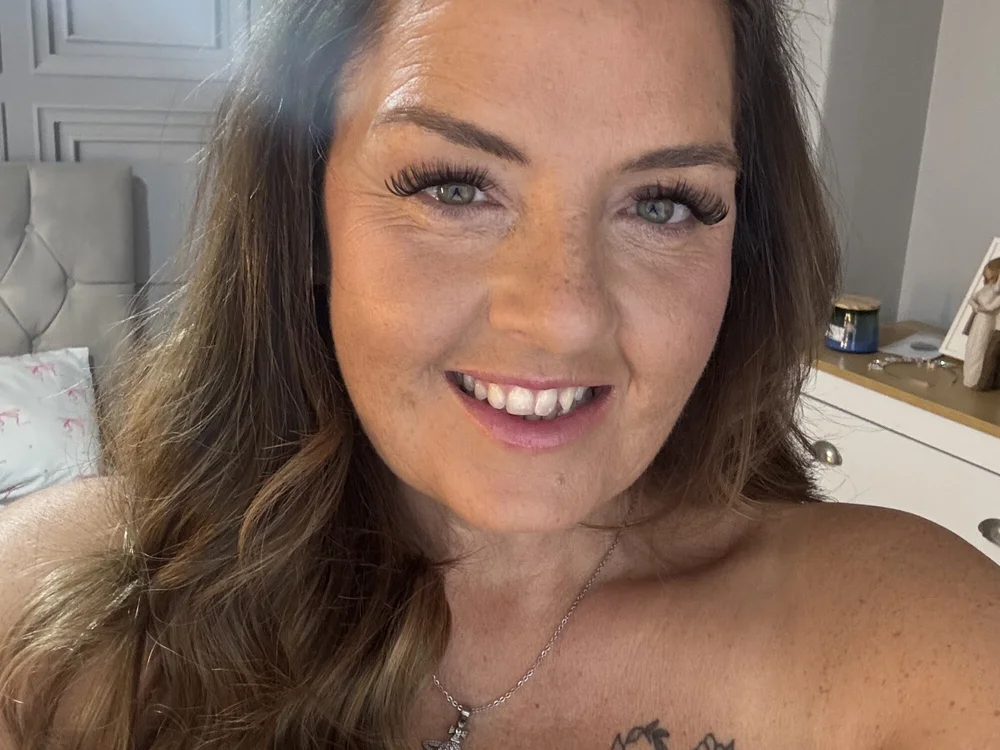 Curvy_QueenMilfxx's Offline XXX Chat