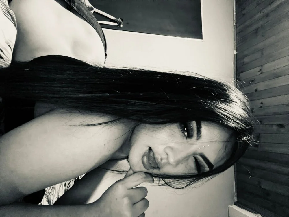 Offline XXX chat modela scarletbone