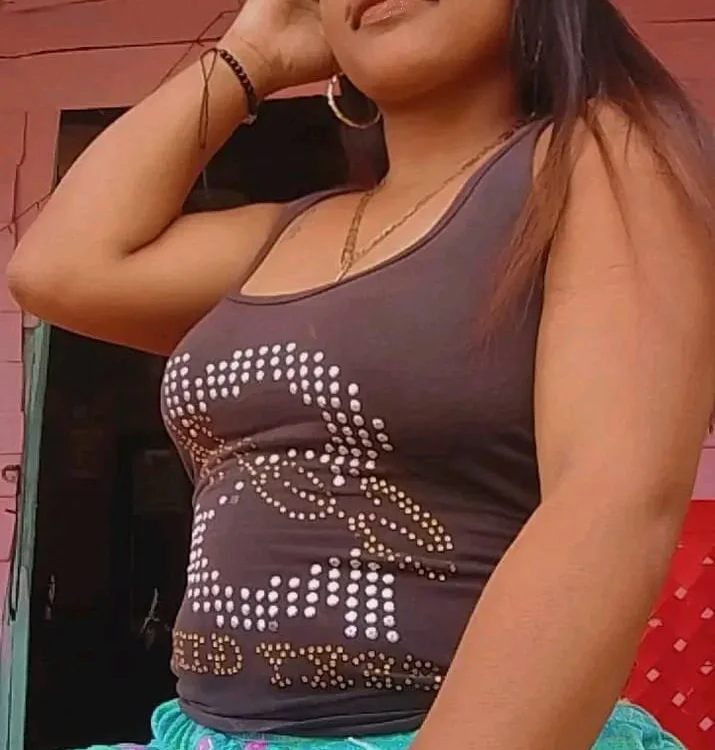 EsmeraldaBell_'s Offline XXX Chat