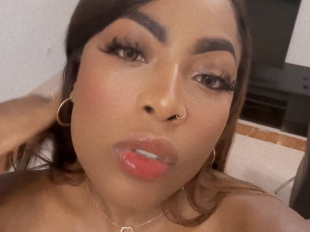 leilanegretee's Offline Chat Room