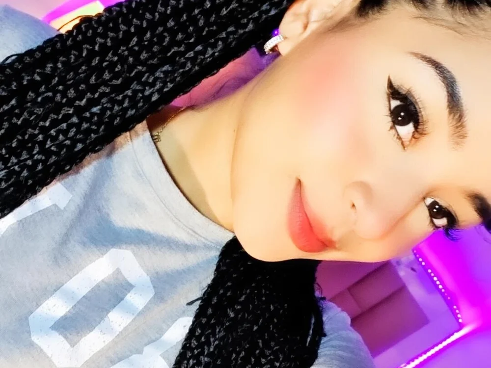 Amber_Deen's Offline Chat Room