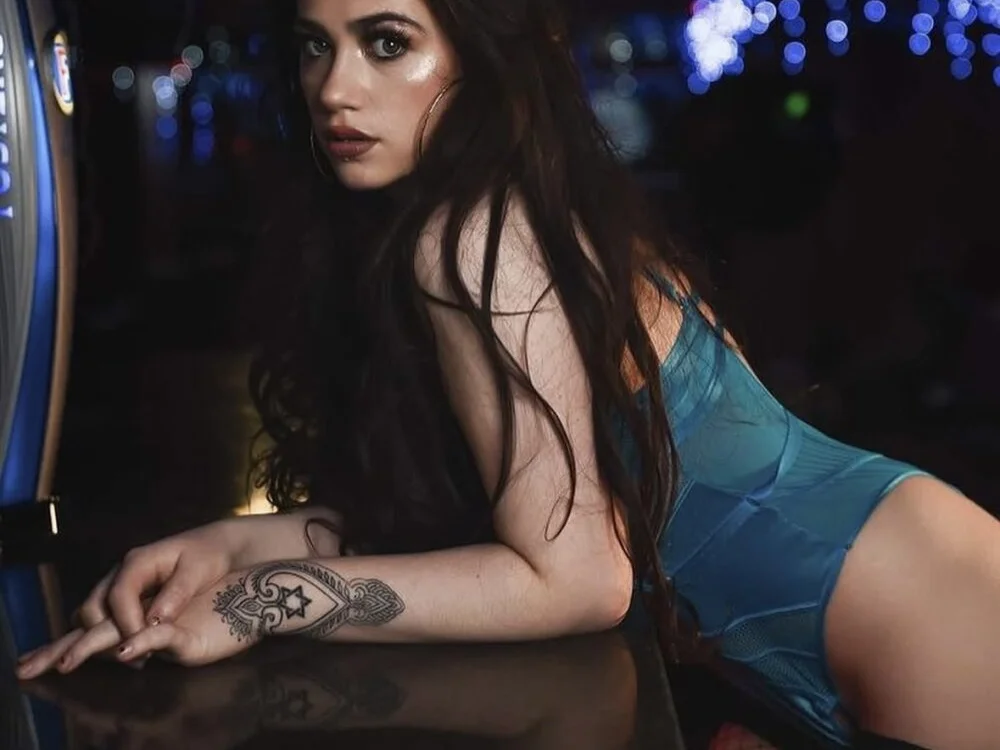 ValenciaTheVixenXX Chat XXX Ngoại tuyến