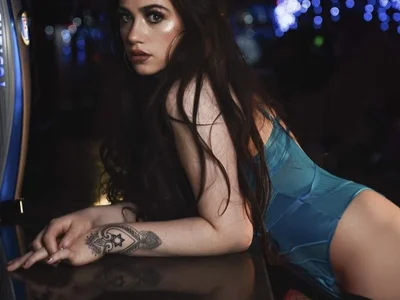 ValenciaTheVixenXX - mistresses