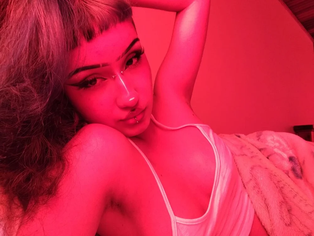 tyla___'s Offline Chat Room