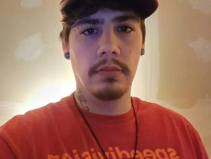 Laywell14: συνομιλία ΧΧΧ εκτός σύνδεσης