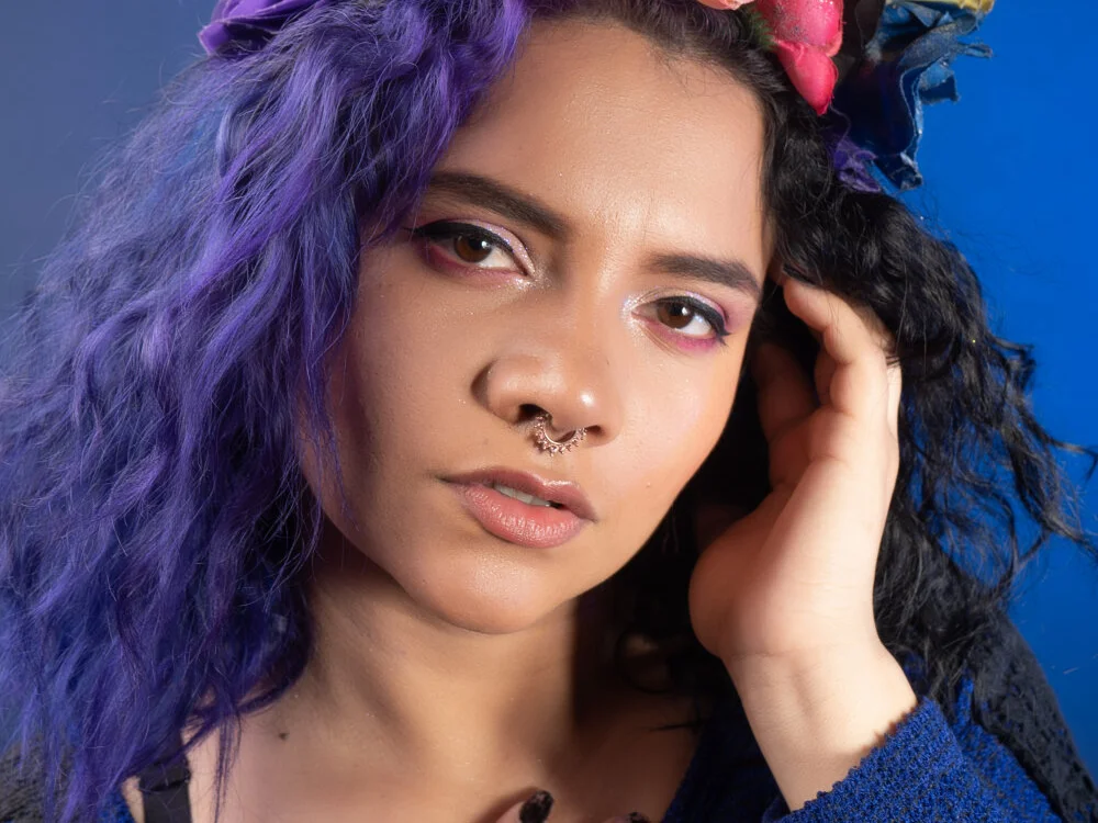 Chatroom XXX hors ligne de Kiara_Cruz__