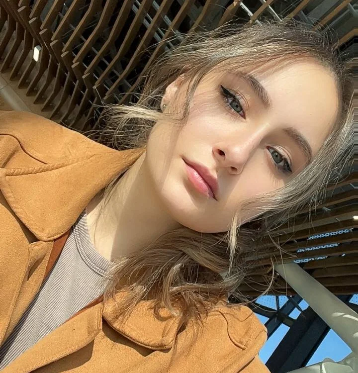 LizbethDolly's Offline Chat Room