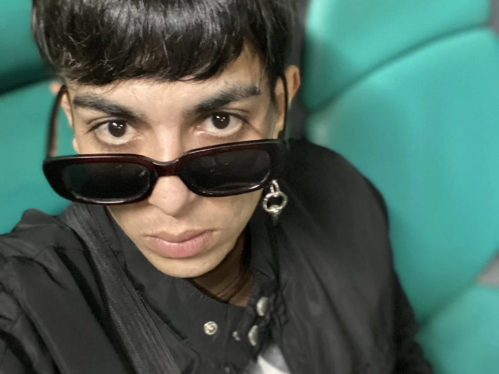 Flaco1522's Offline Chat Room