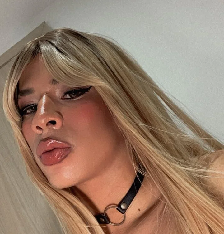 BeckyDolll offline chatrum