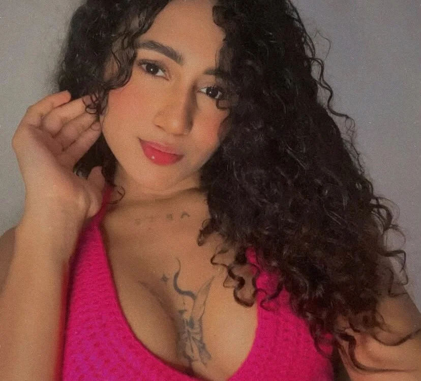 Daniella_hot69's Offline XXX Chat