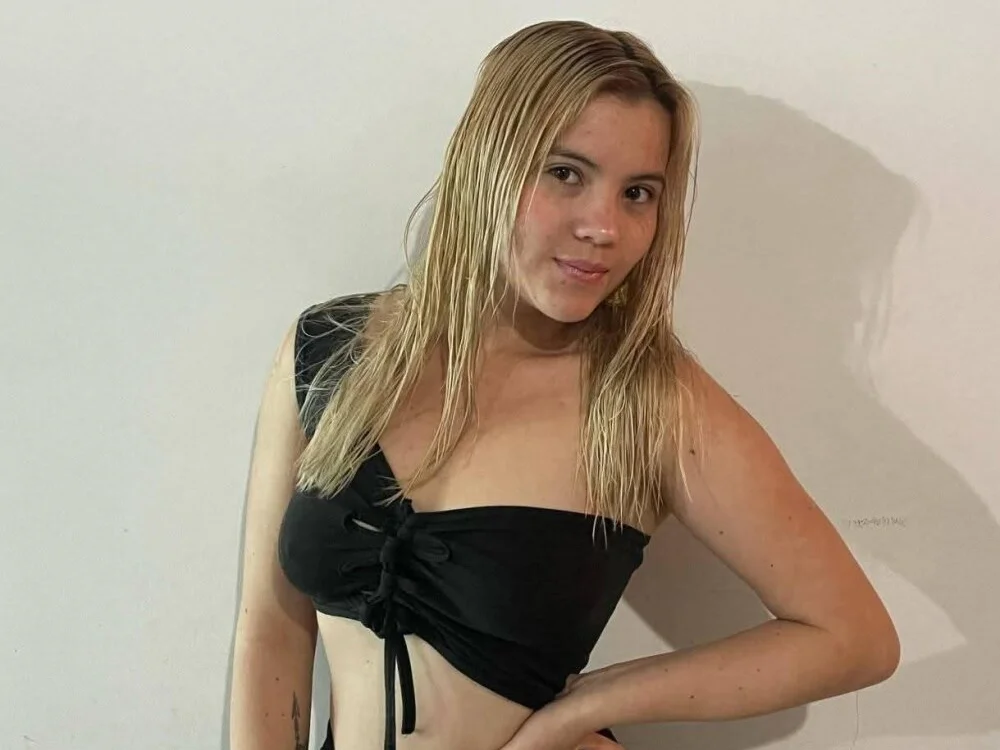 Shantall_evans004's Offline XXX Chat