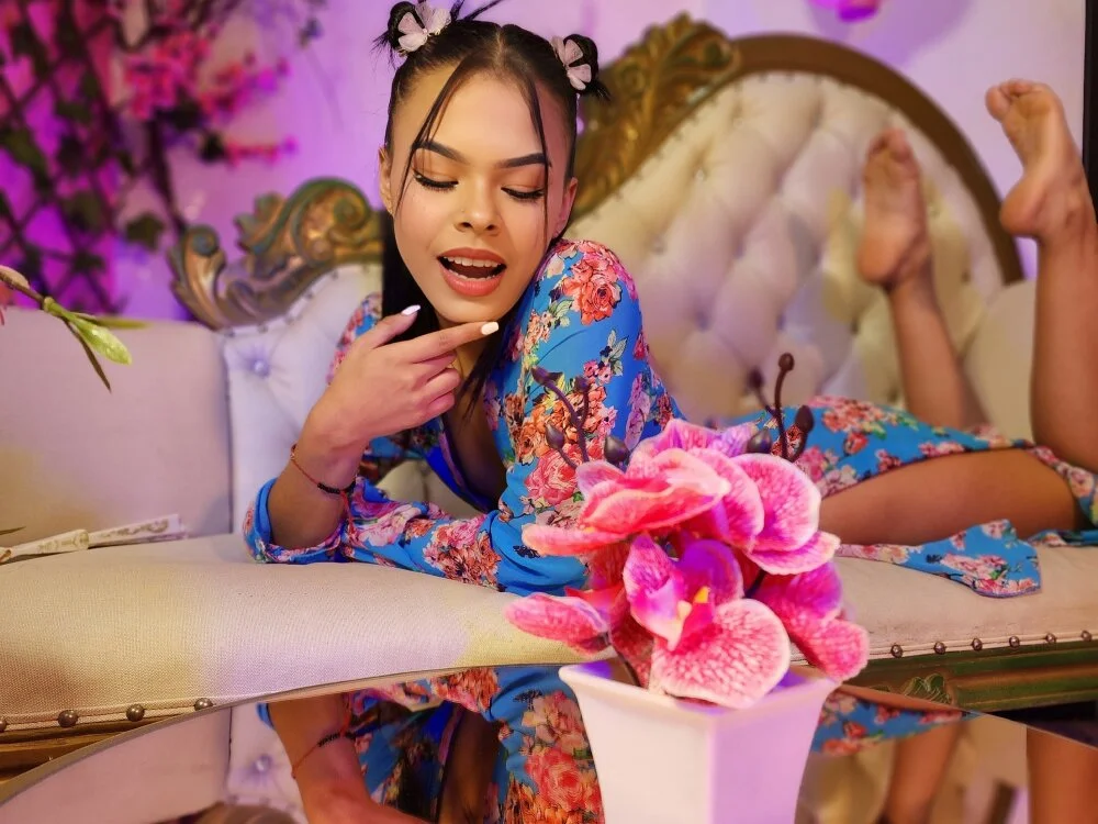 BrithanySummer 離線 XXX 聊天