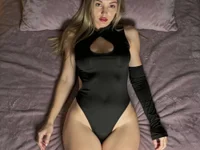 EmllyLighty élő XXX-chatje