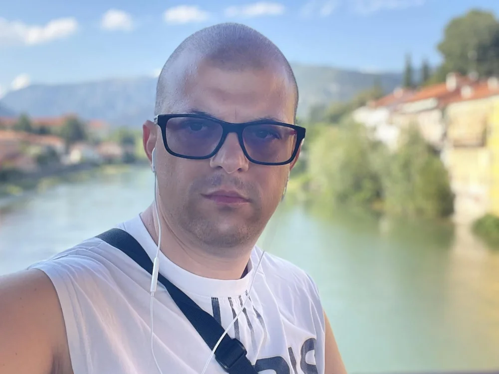 BANDIERAALTA Adlı Modelin Çevrimdışı XXX Sohbeti
