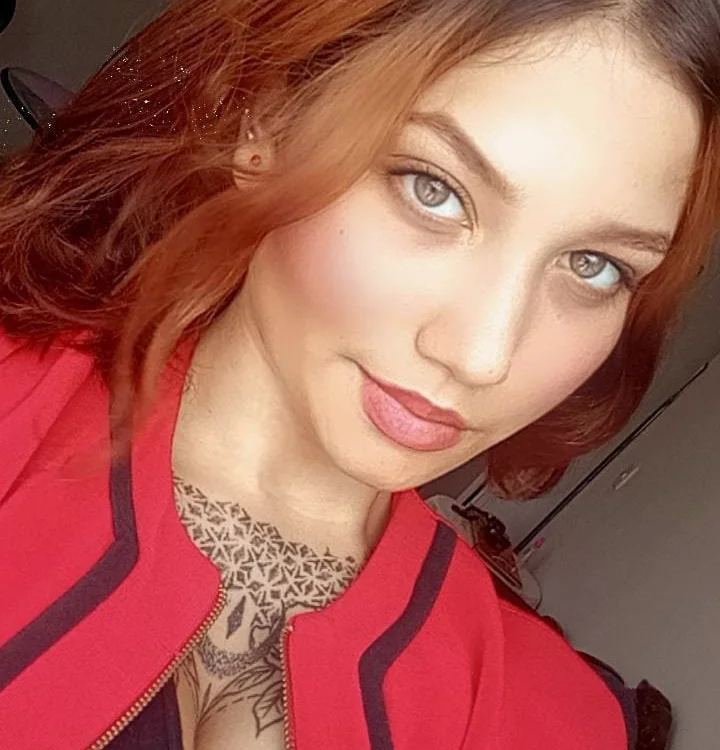 candace_sr1's Offline Chat Room