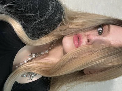 Helga__Pataki profile