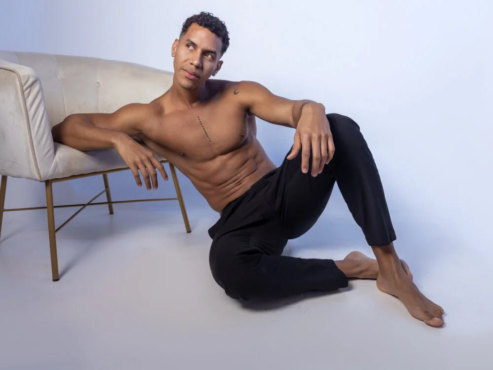 Royland_Vega's Offline XXX Chat