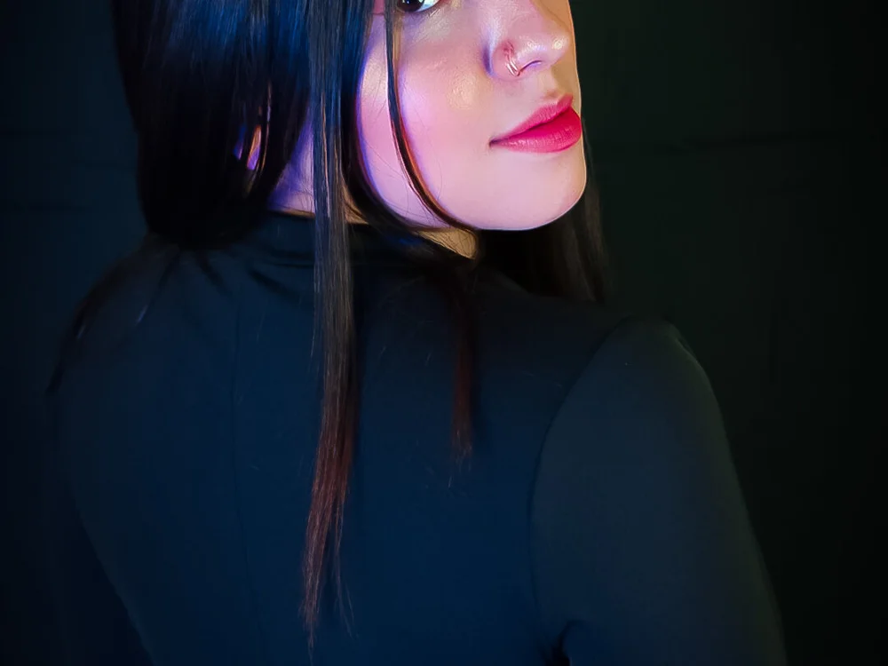 CASSANDRA_SMITH's Offline Chat Room