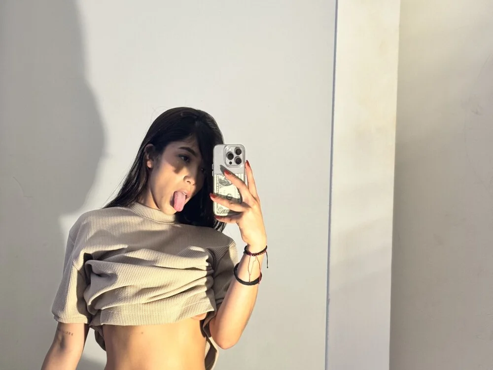 Karol_Rossee 離線 XXX 聊天