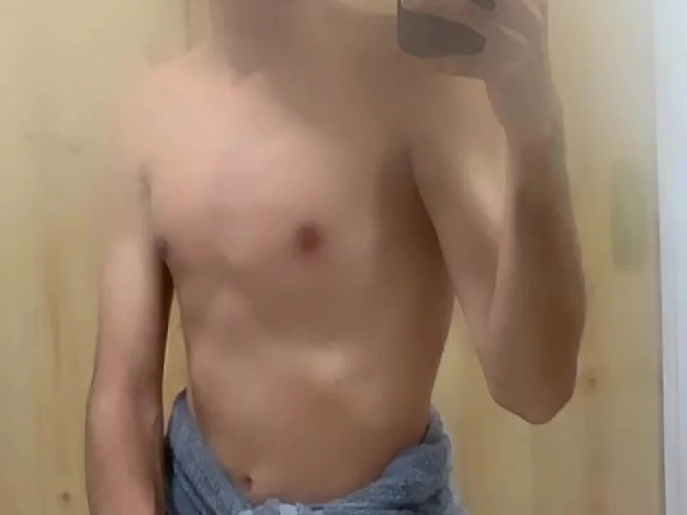 Pablo_SexBoy69 離線 XXX 聊天