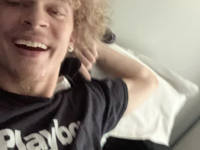 Cuminthemouth3944 — live male cam