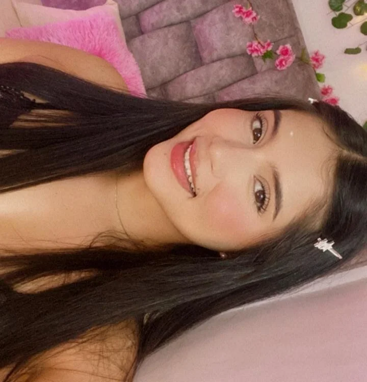 adhara__evanss cam model