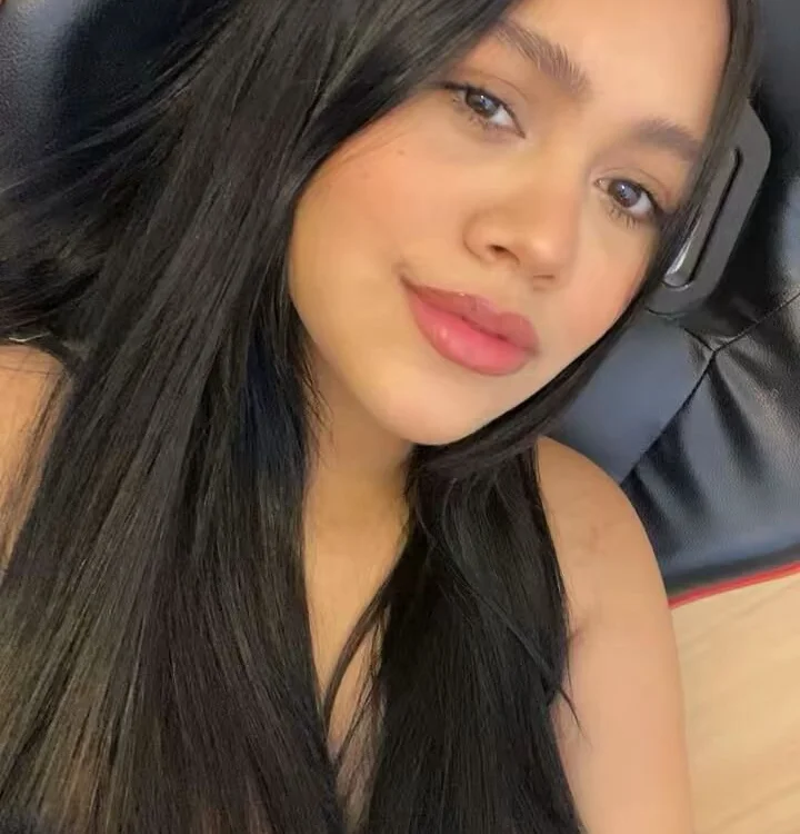 دردشة Rose_Bleir الجنسية دون اتصال