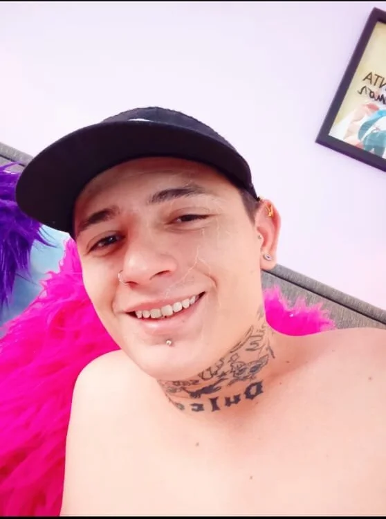 PhollManson's Offline Chat Room