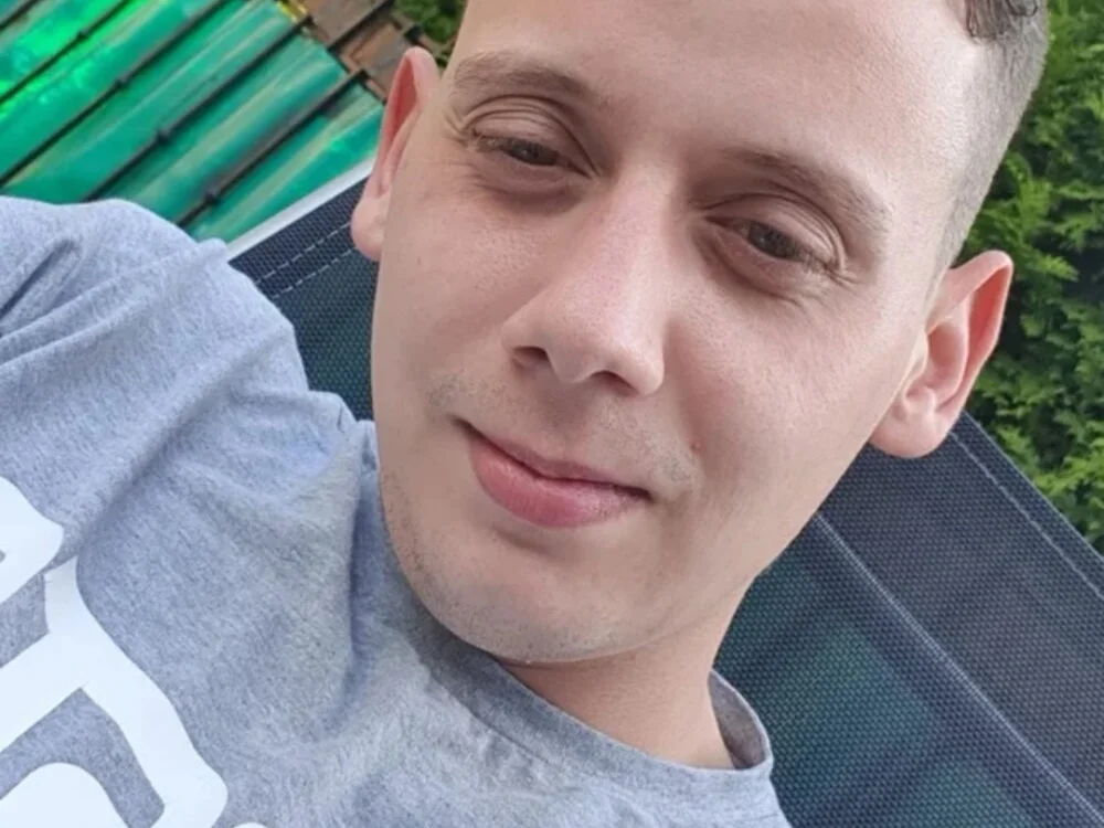 Mattheo19's Offline XXX Chat