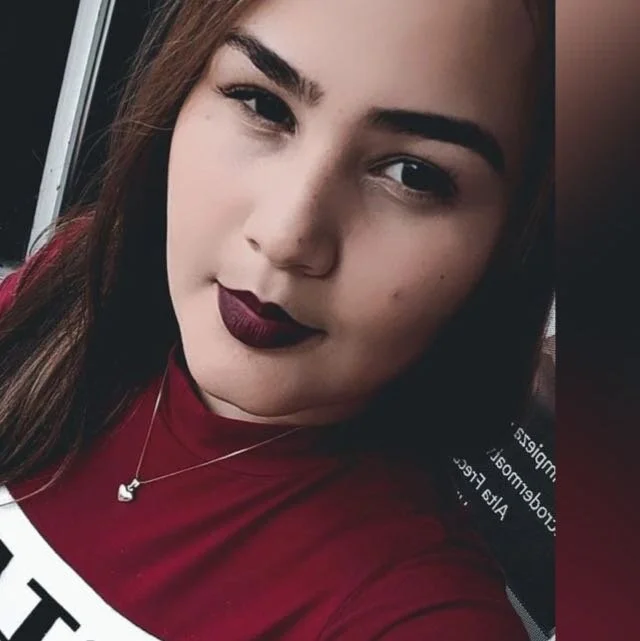 estrellacute_'s Offline Chat Room