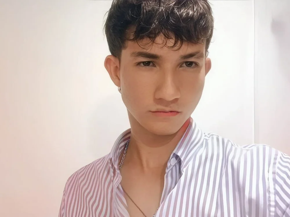 angel_of_sinn offline XXX-chat