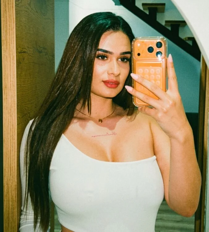 ariahudsonn's Offline XXX Chat