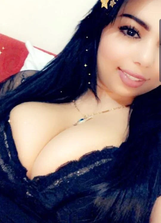 Madam_bezzzouln Offline XXX chat