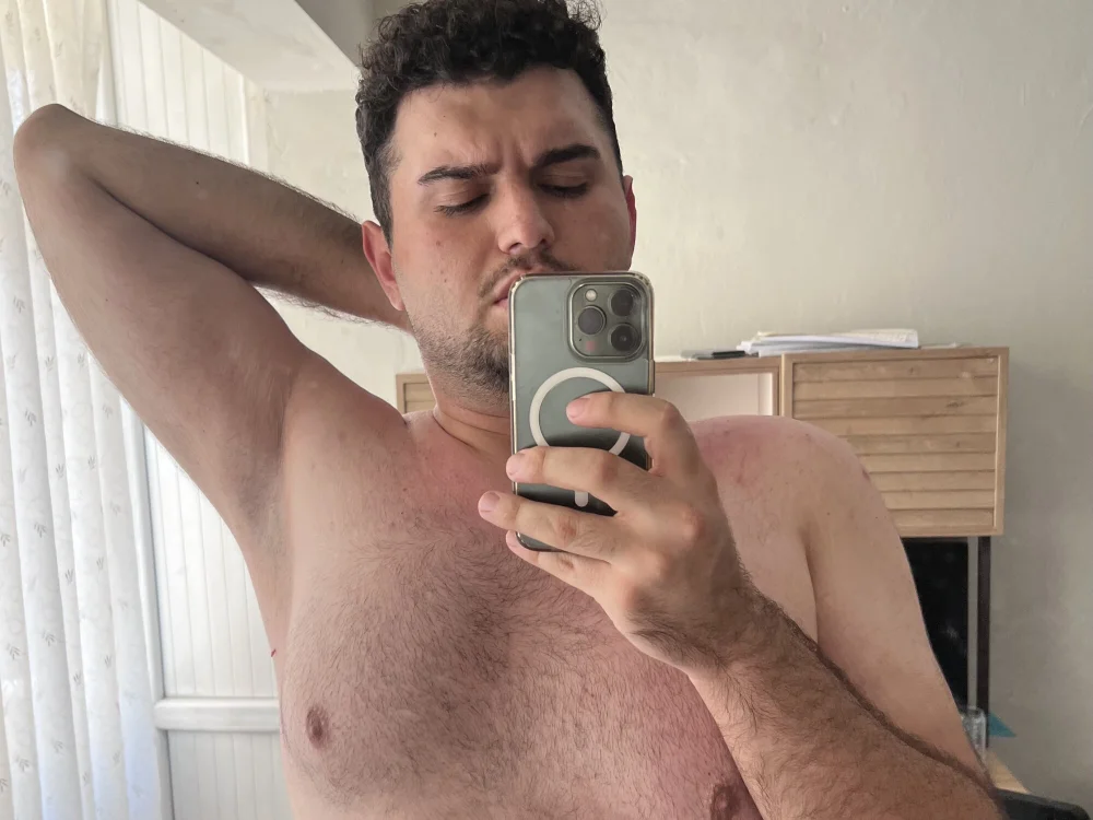 batyy0 Adlı Modelin Çevrimdışı XXX Sohbeti