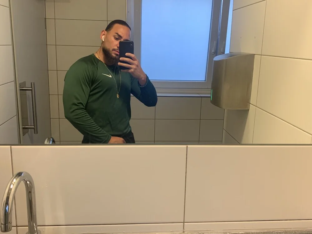 Cino_99 offline XXX-chat