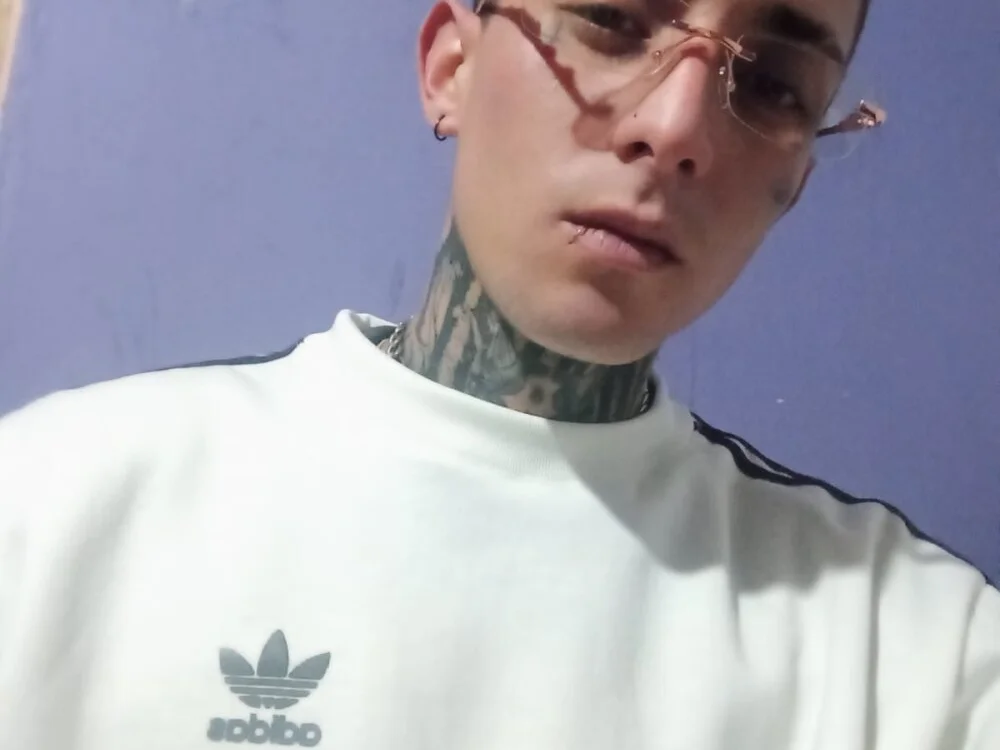 Masterlucian offline XXX-chat