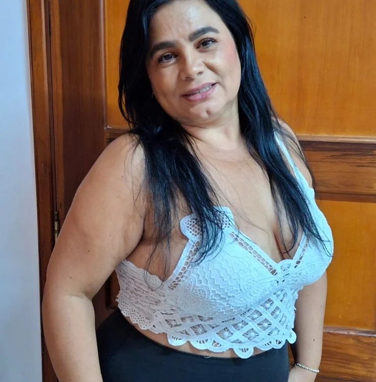 Noemi_Rioz's Offline XXX Chat