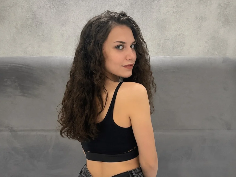Lily__Harper's Offline Chat Room