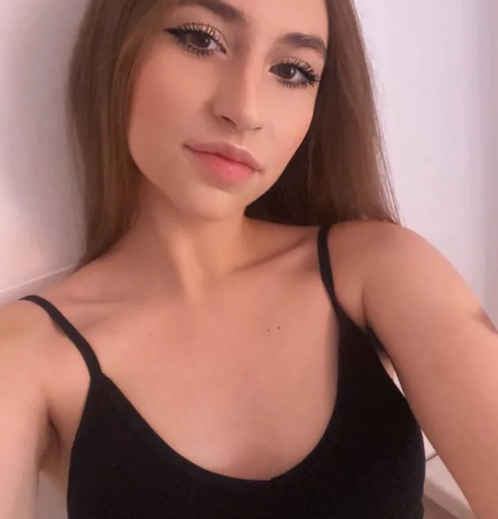 Caramel_Lana's Offline XXX Chat