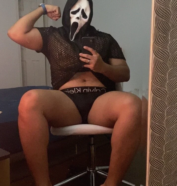 maximo1994's Offline Chat Room