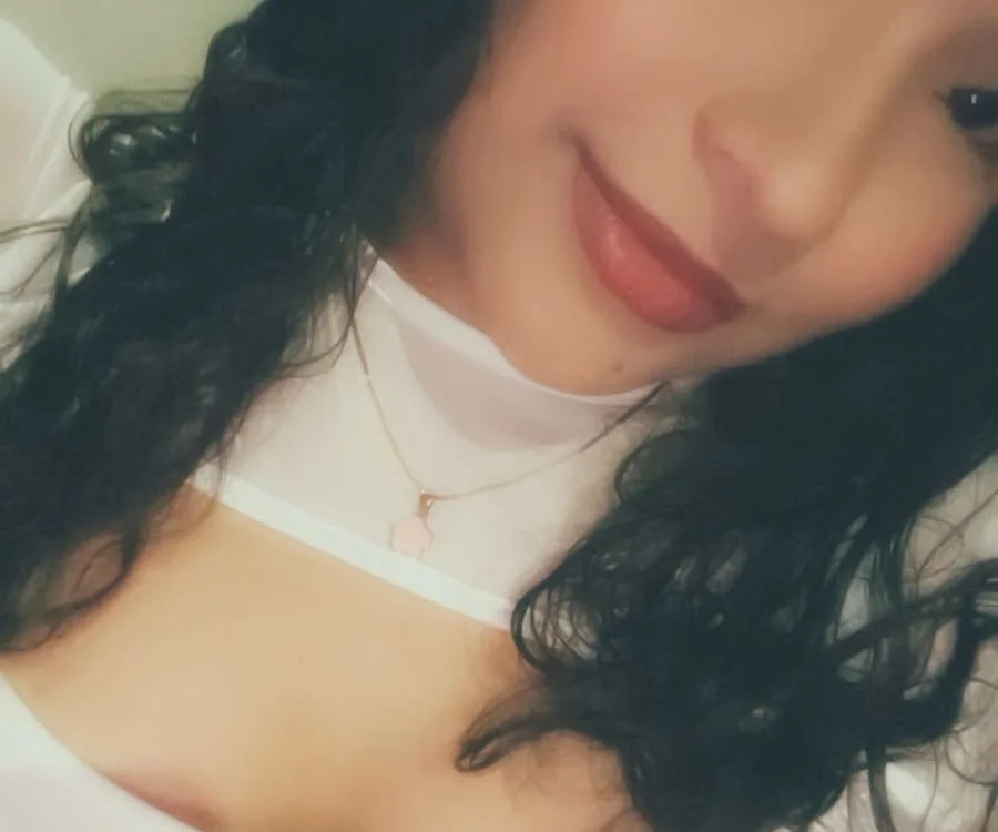 Rachel_Monroe: συνομιλία ΧΧΧ εκτός σύνδεσης