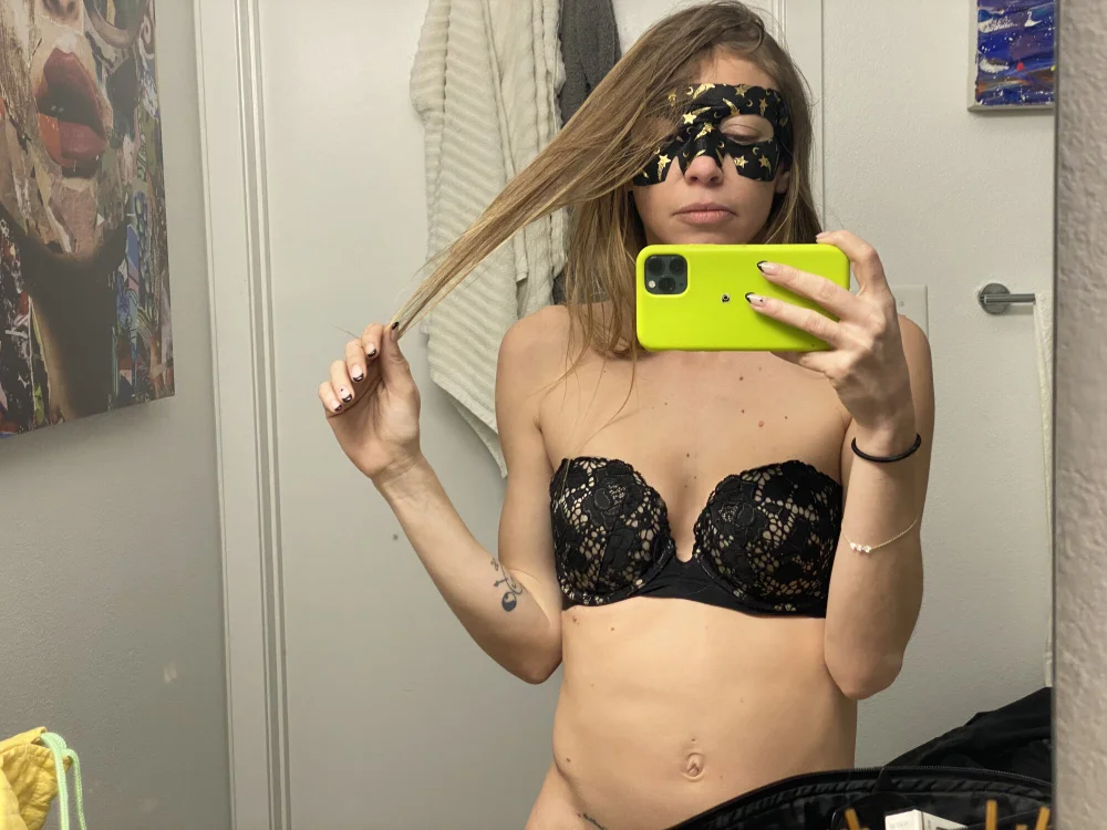 Sex4infinitydollarbaby's Offline Chat Room