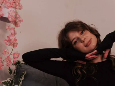 AnnaSiren webcam livesex profile in bisexual cams