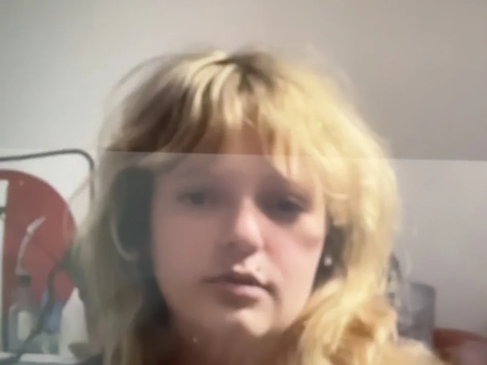 lylaabrooks' Offline Chat Room
