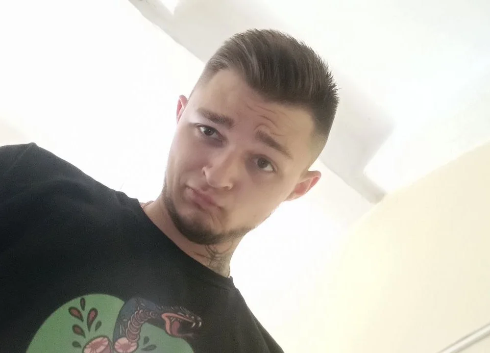 Kalistro1's Offline Chat Room