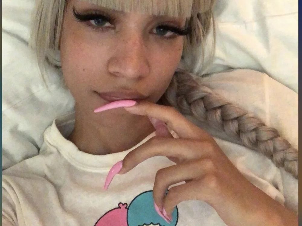 Itzel_Saenz's Offline XXX Chat