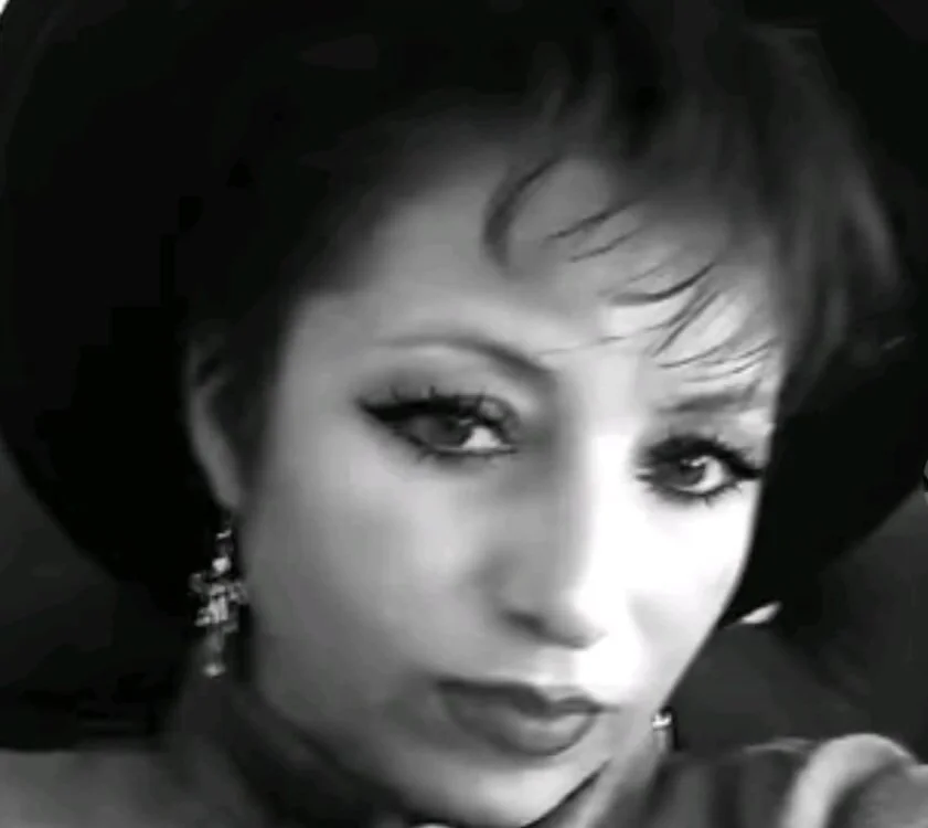 Lilith_Robinson49's Offline Chat Room